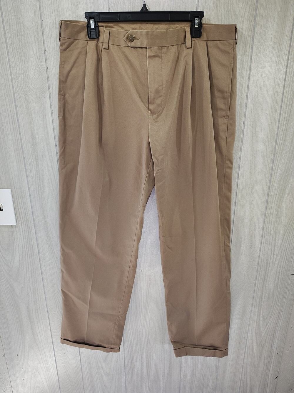 JOS A Bank Men's Pleated Cuffed Trousers Size 36x32 Career Business Casual